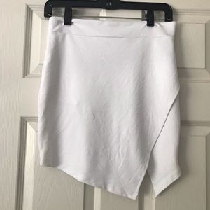 FOREVER 21 WHITE ORIGAMI MINI SKIRT